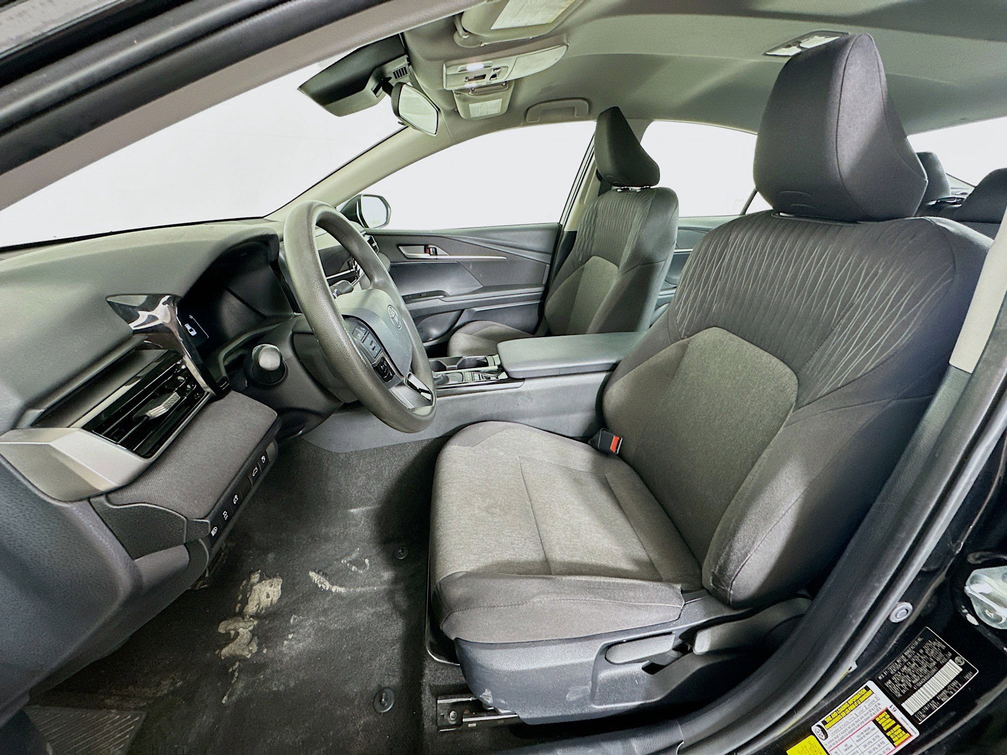 Used 2025 Toyota Camry LE image 13