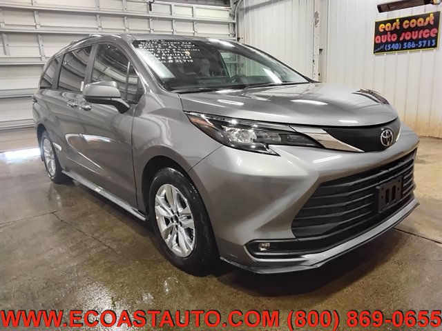 Used 2026 Toyota Sienna XLE AWD/4WD image 1