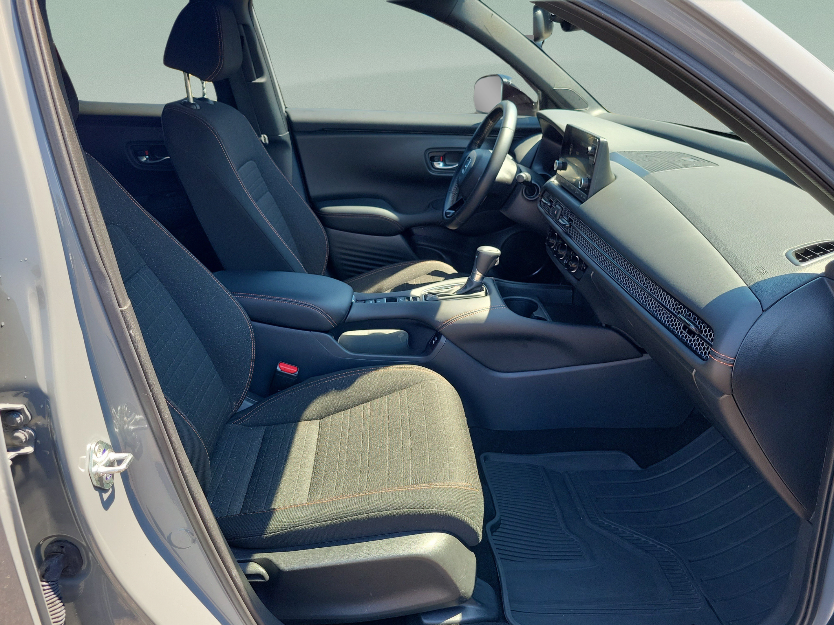 Certified 2025 Honda HR-V Sport image 17