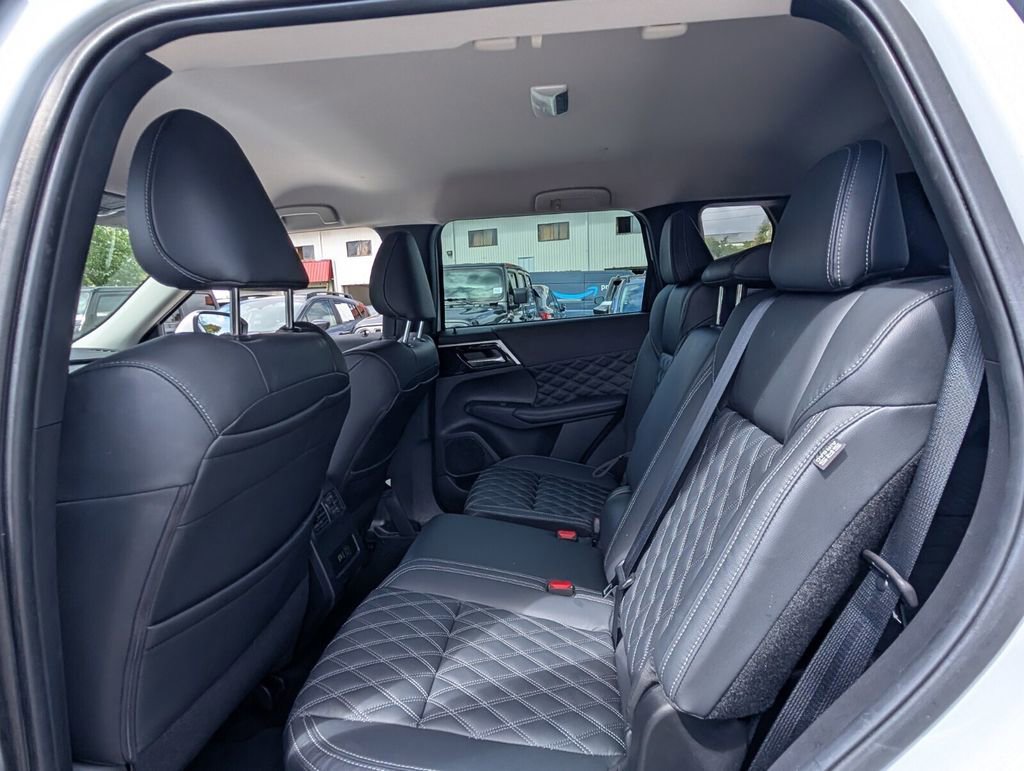 Used 2022 Mitsubishi Outlander SEL image 12