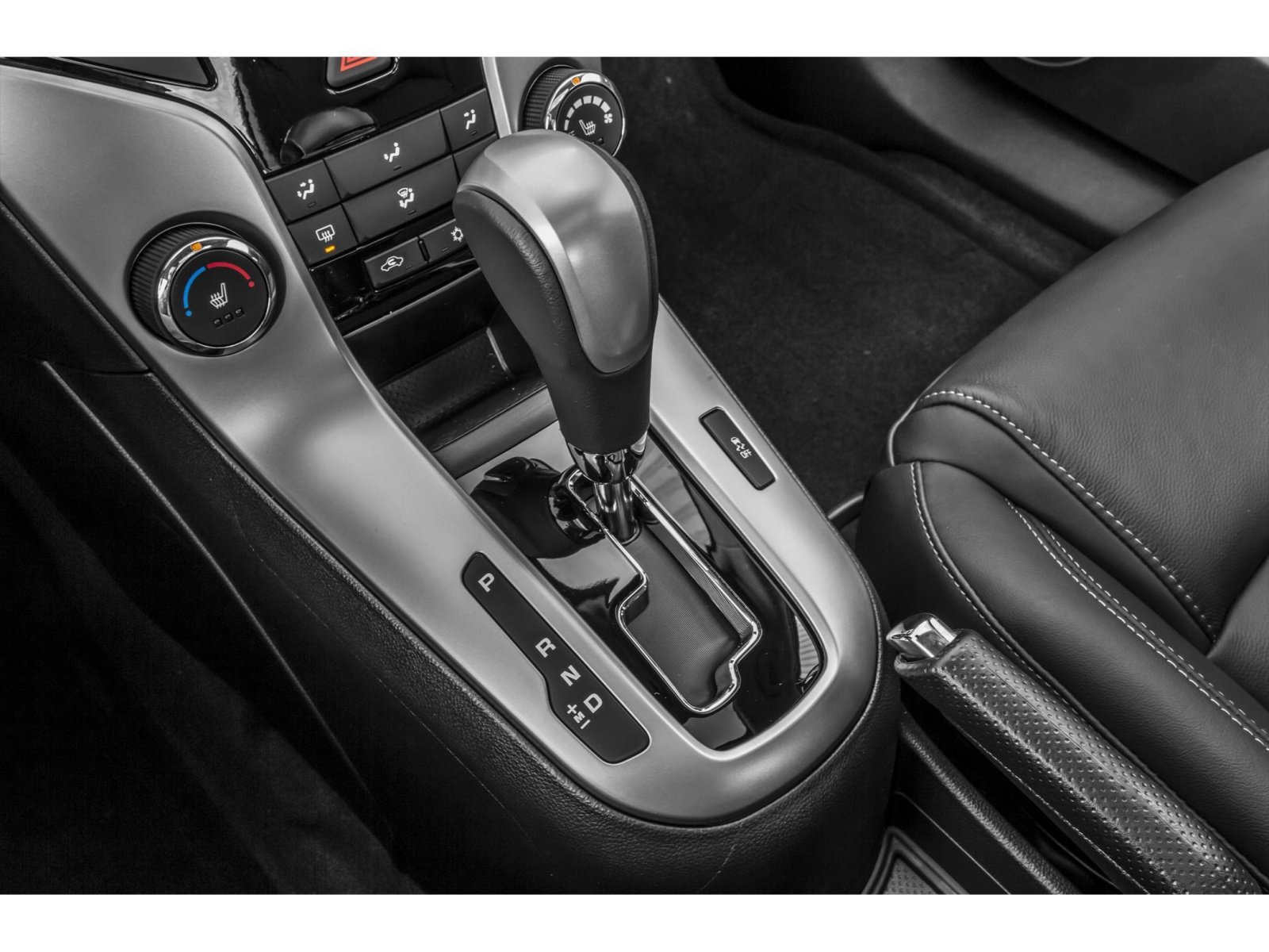 Used 2015 Chevrolet Cruze LT w/ Technology Package FWD image 8