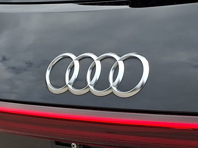 Used 2023 Audi e-tron Premium AWD/4WD image 32