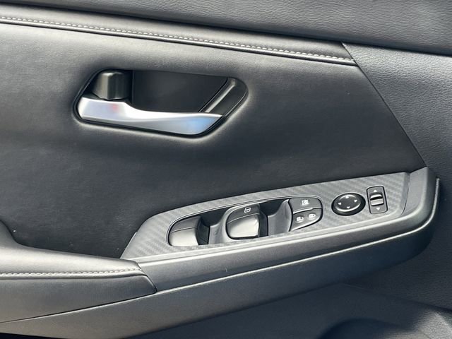 Used 2025 Nissan Sentra SV FWD image 22