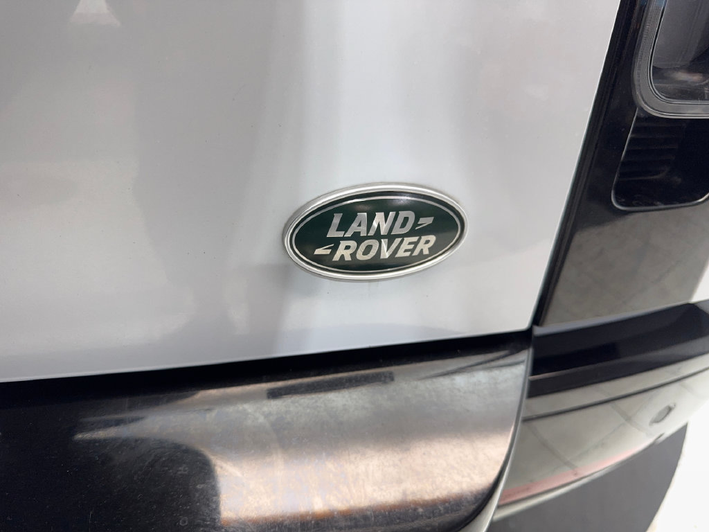 Used 2023 Land Rover Defender 110 V8 AWD/4WD image 25