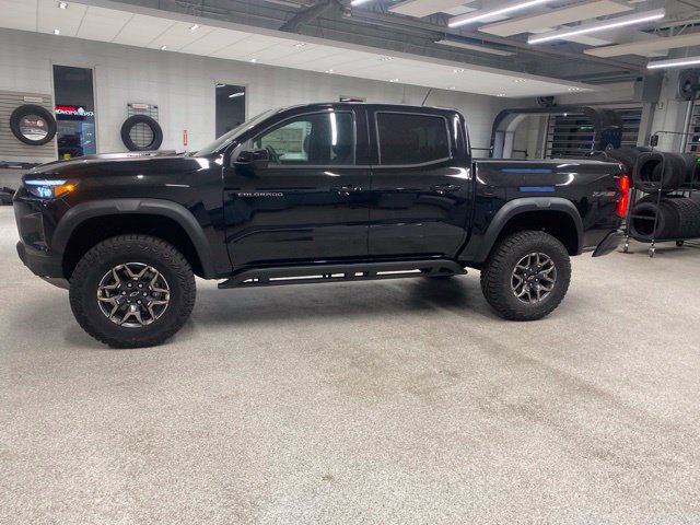 New 2026 Chevrolet Colorado ZR2 w/ Technology Package AWD/4WD image 9
