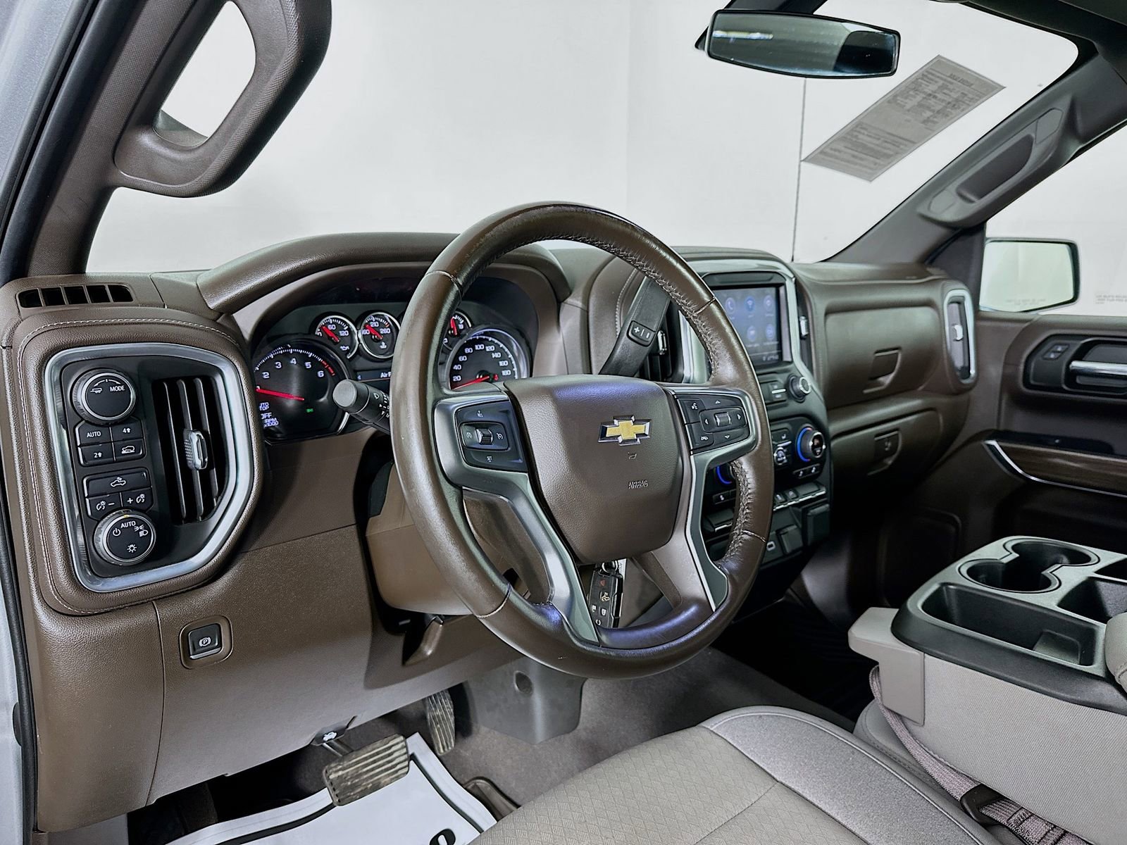 Used 2022 Chevrolet Silverado 1500 LT w/ Fleet Comfort Package AWD/4WD image 10