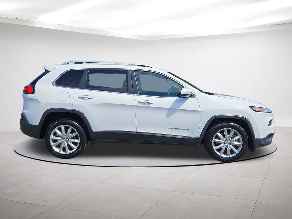 Used 2016 Jeep Cherokee Limited FWD image 8