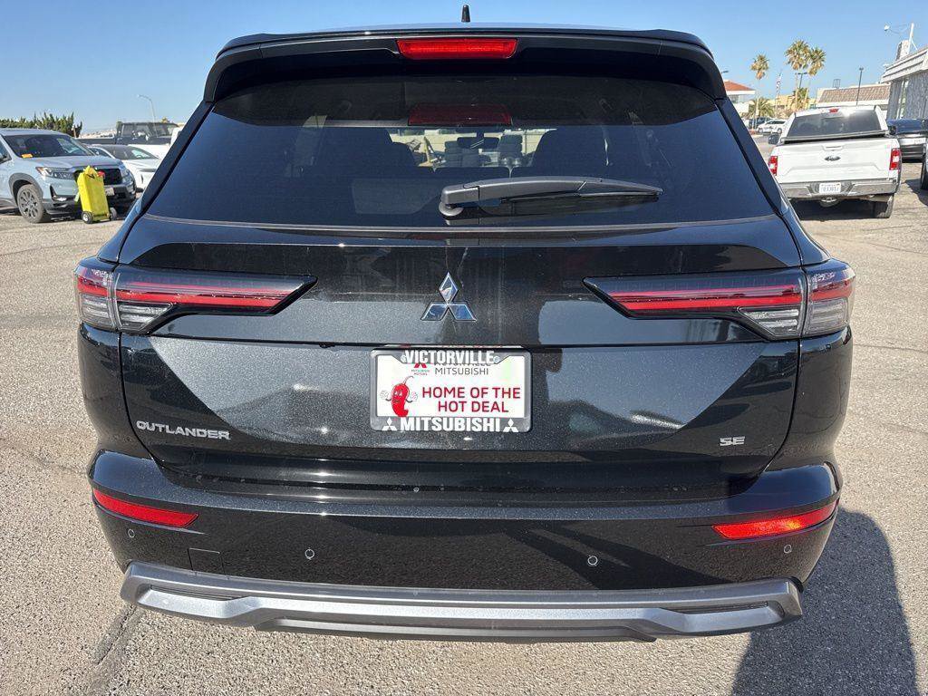 New 2026 Mitsubishi Outlander SE FWD image 7