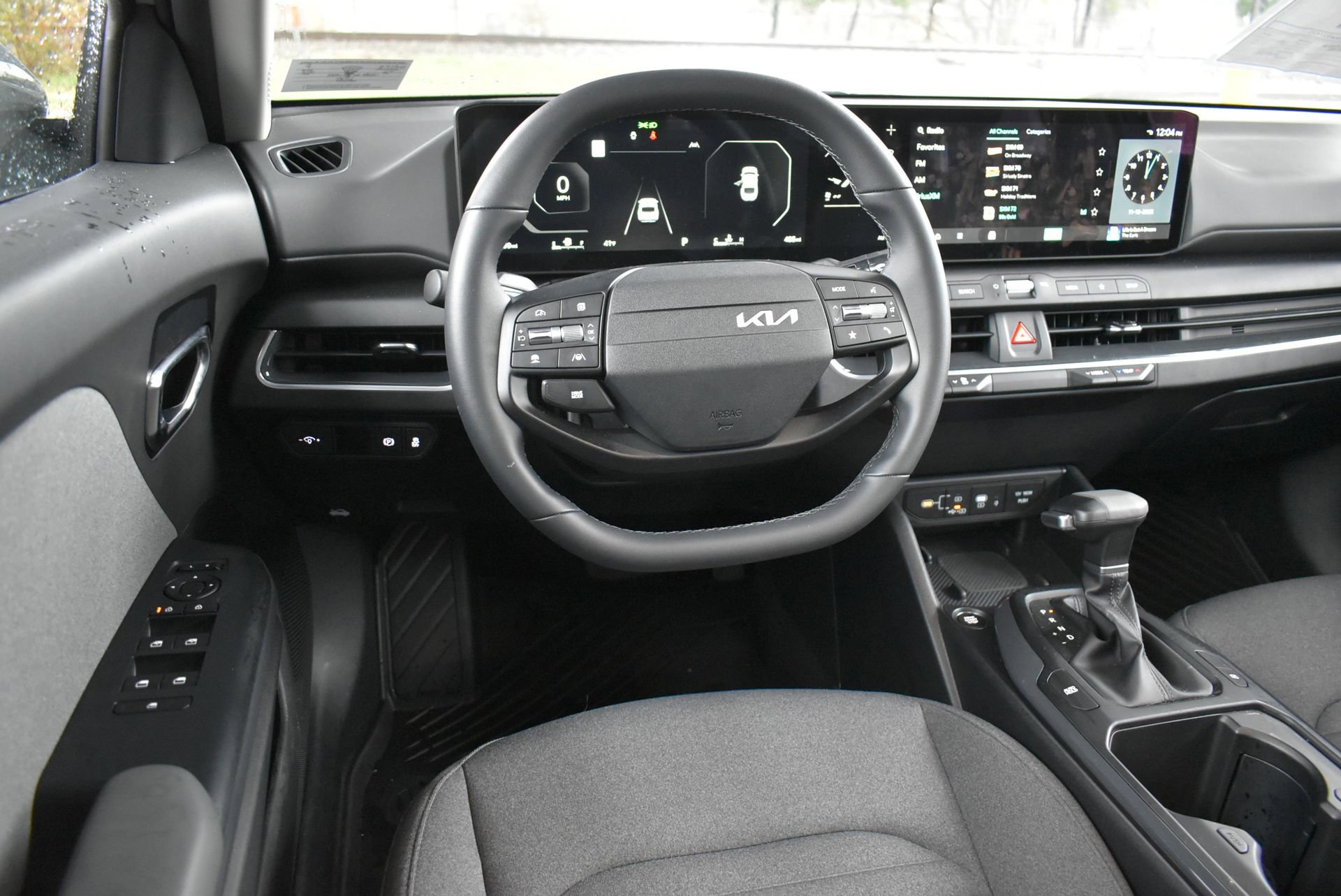 Used 2025 Kia K4 EX image 16