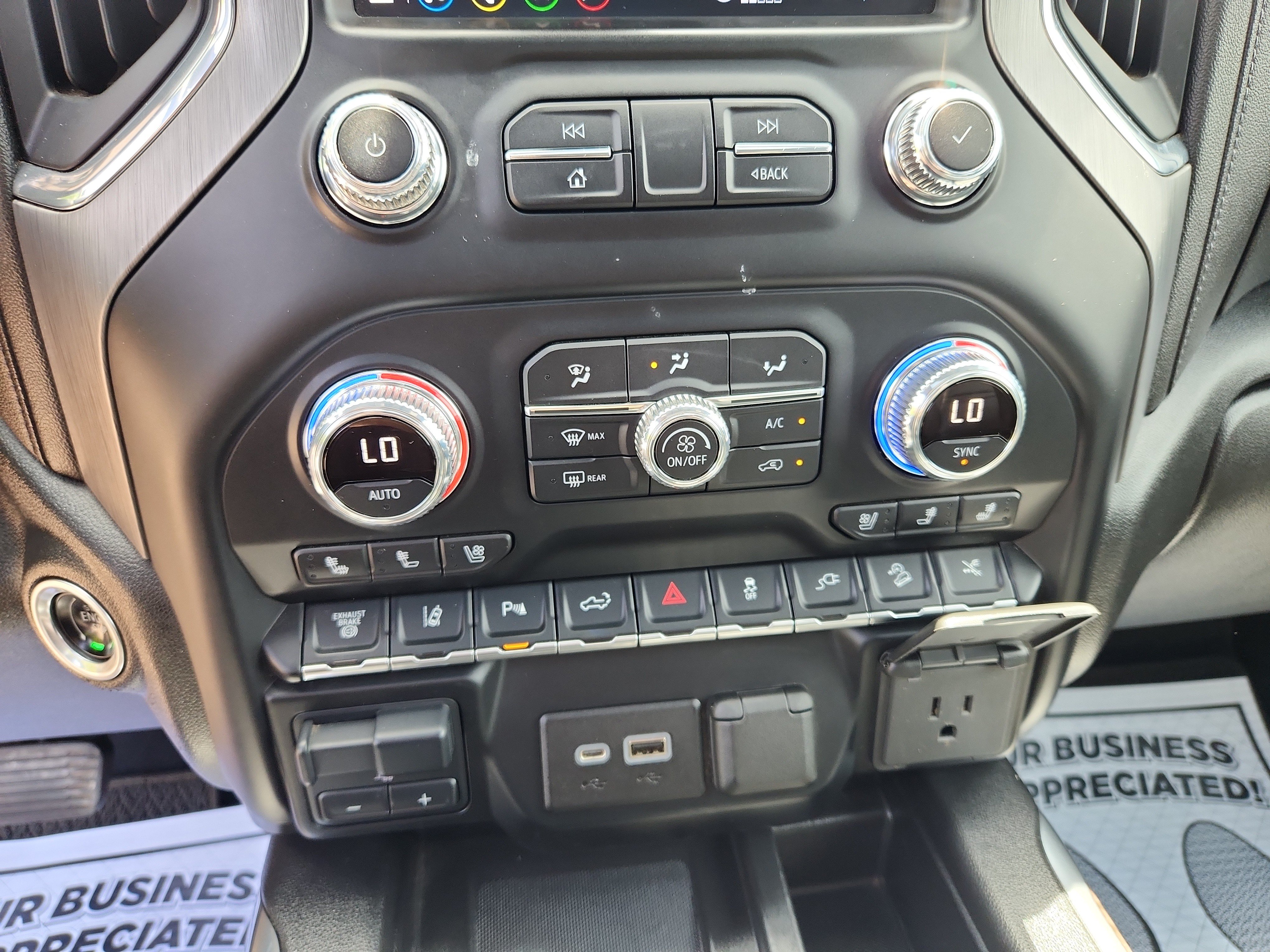 Used 2021 GMC Sierra 2500 Denali w/ Denali Ultimate Package AWD/4WD image 27