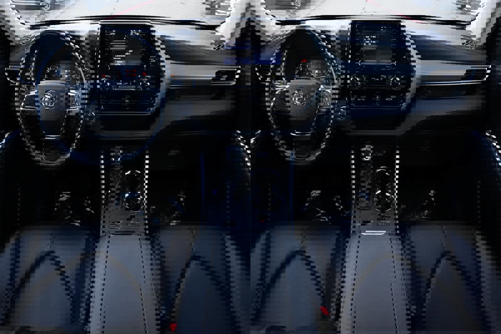 Used 2022 Toyota Highlander XLE image 7