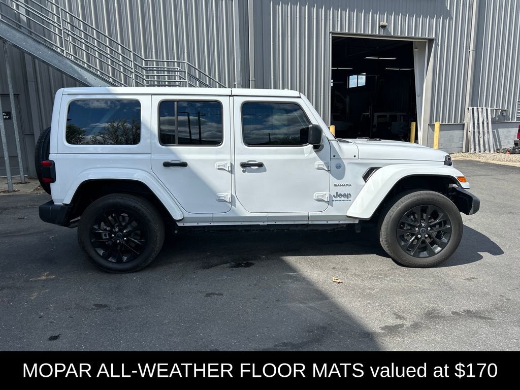 Used 2024 Jeep Wrangler Unlimited Sahara AWD/4WD image 2