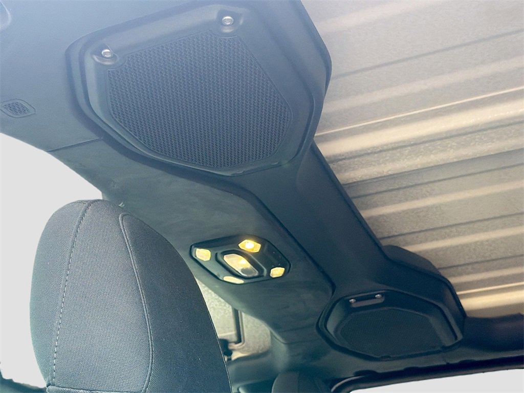 Used 2020 Jeep Wrangler Unlimited Sahara image 21