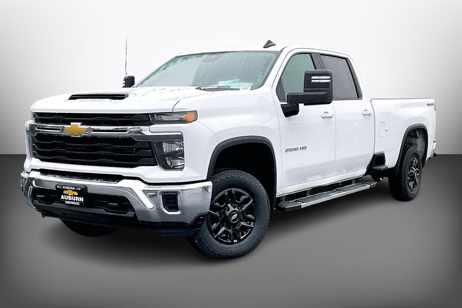 Used 2024 Chevrolet Silverado 2500 LT image 2