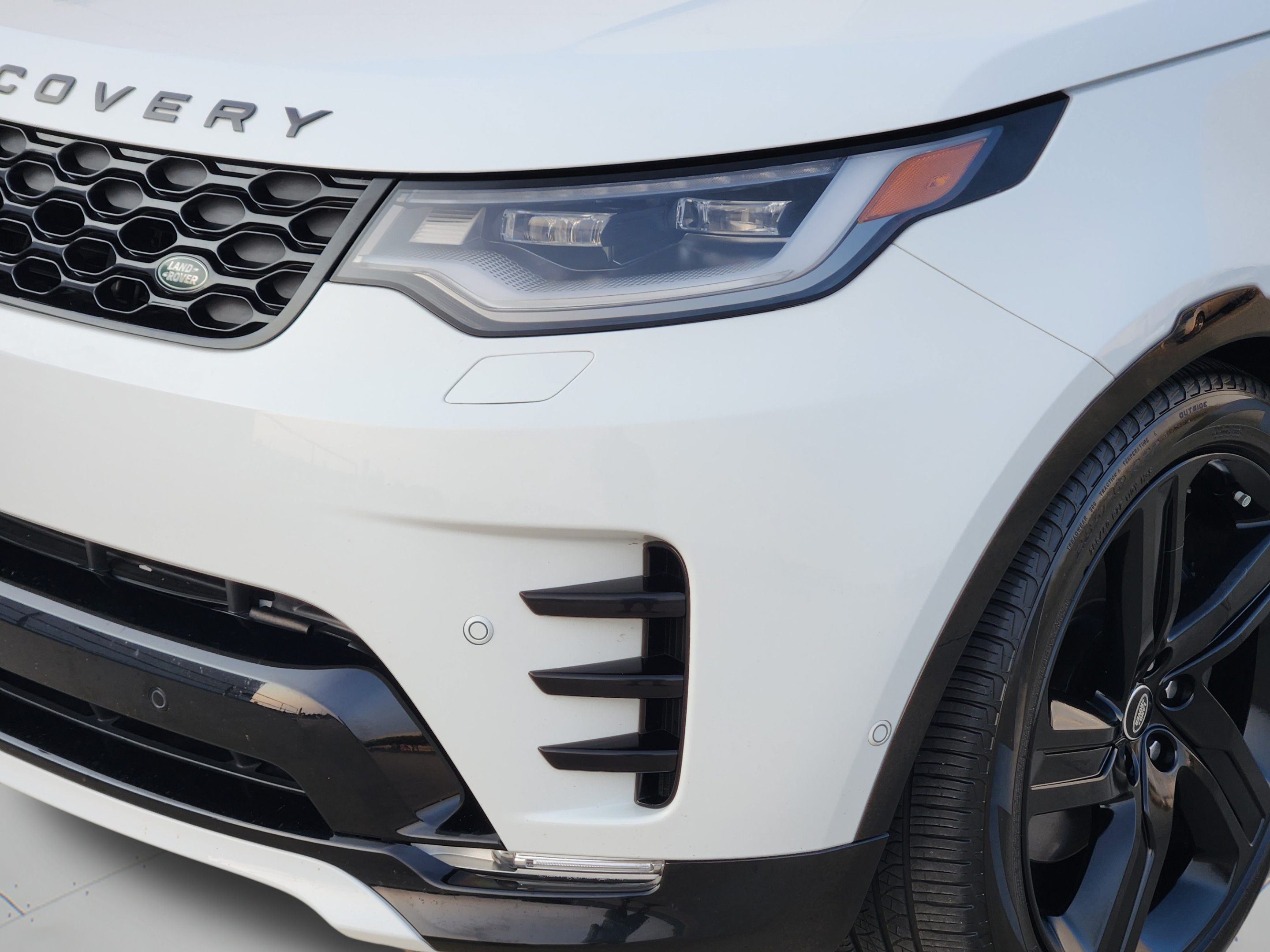 Certified 2025 Land Rover Discovery Dynamic SE AWD/4WD image 33