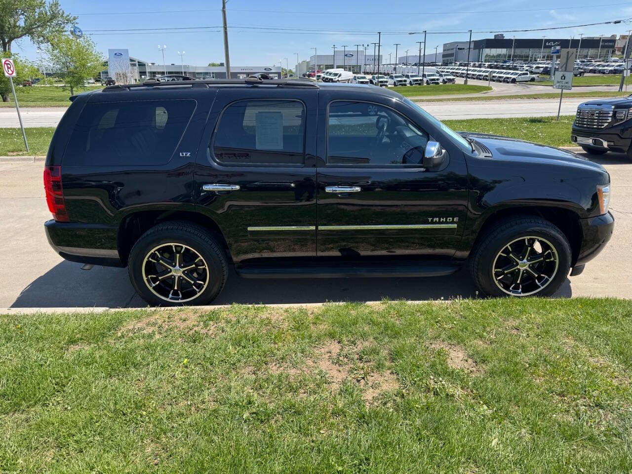 Used 2013 Chevrolet Tahoe LTZ AWD/4WD image 6