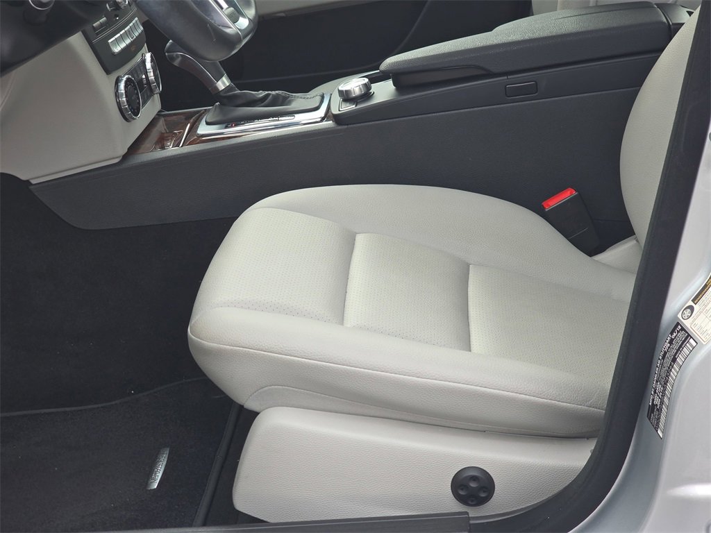 Used 2013 Mercedes-Benz C 250 Sedan image 28