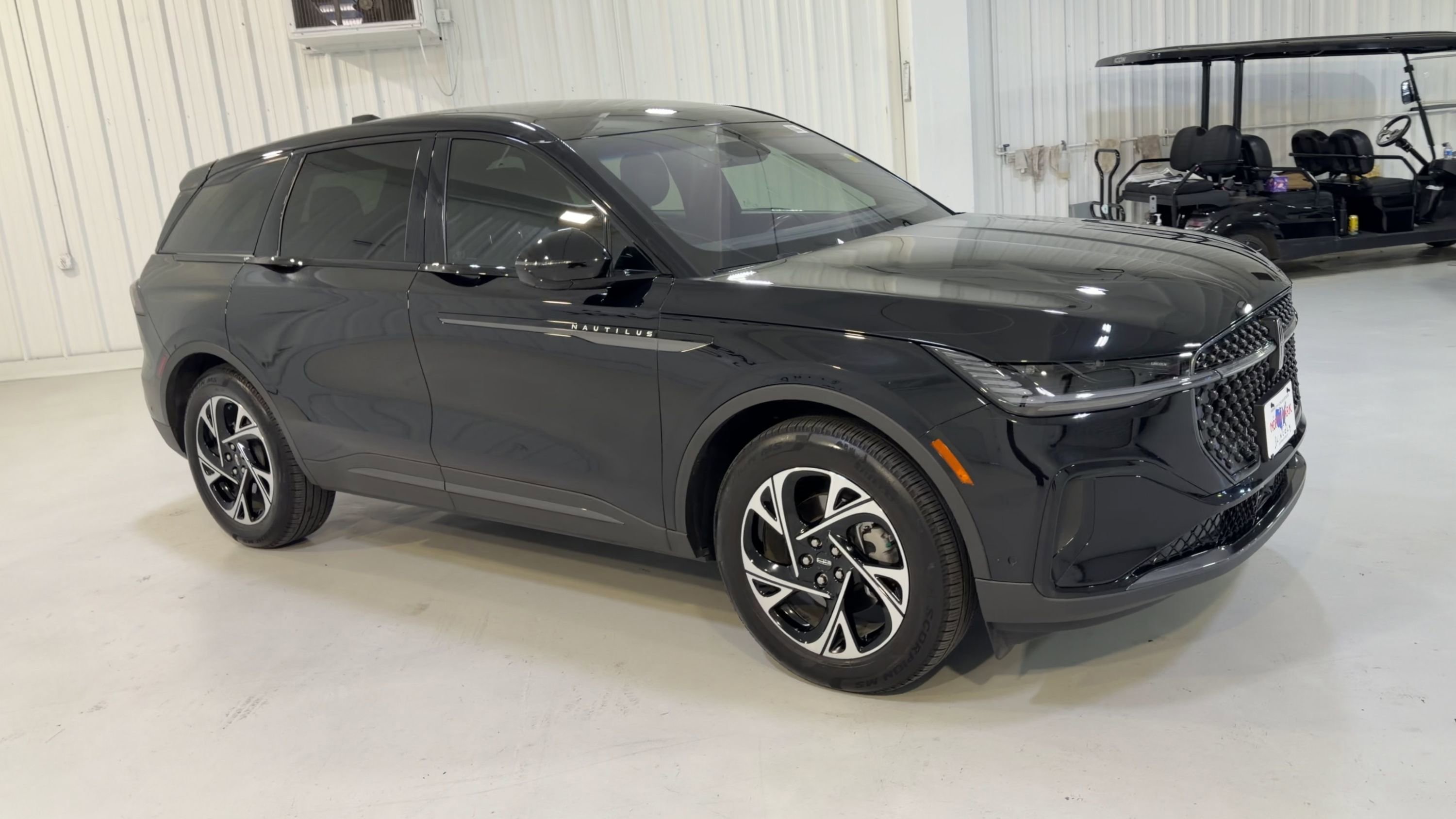 Used 2024 Lincoln Nautilus Premier w/ Jet Appearance Package AWD/4WD image 3