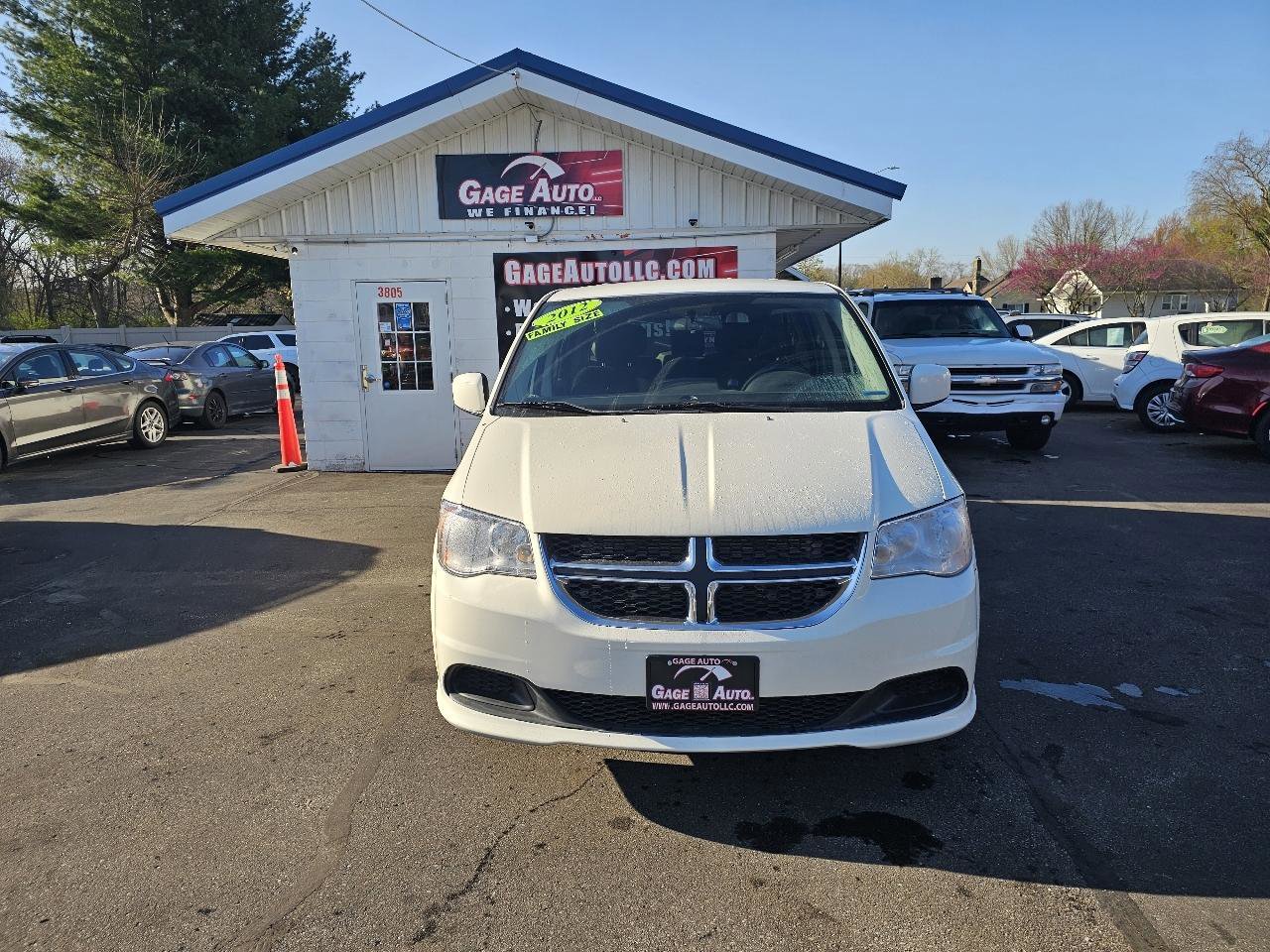 Used 2012 Dodge Grand Caravan SE FWD image 2