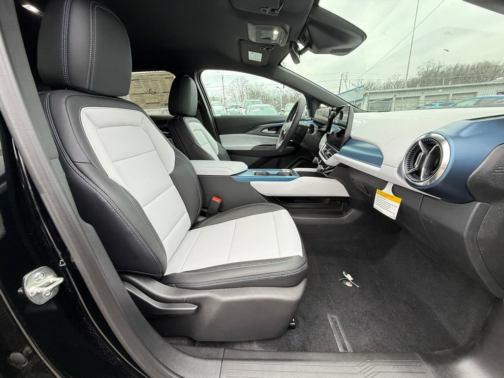 New 2026 Chevrolet Equinox EV LT image 24