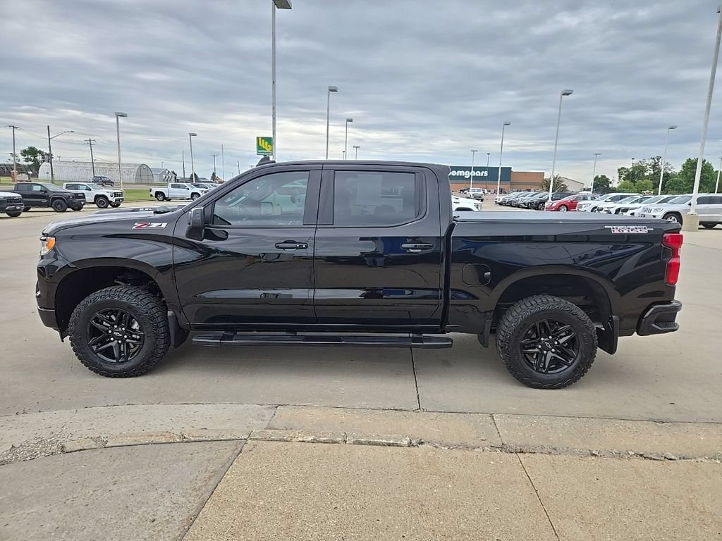 Used 2024 Chevrolet Silverado 1500 LT Trail Boss w/ Convenience Package II AWD/4WD image 6