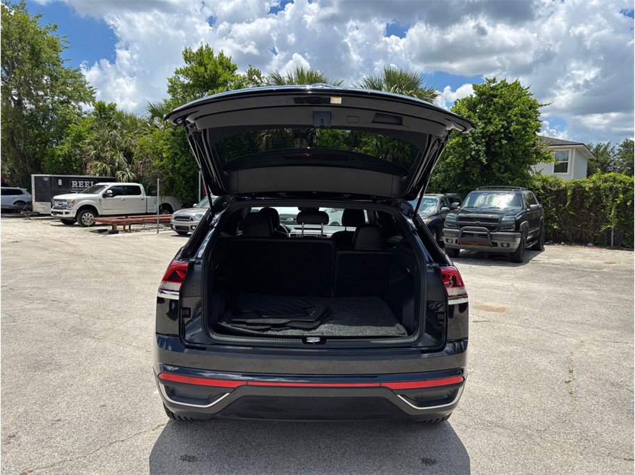 Used 2023 Volkswagen Atlas Cross Sport SE AWD/4WD image 39