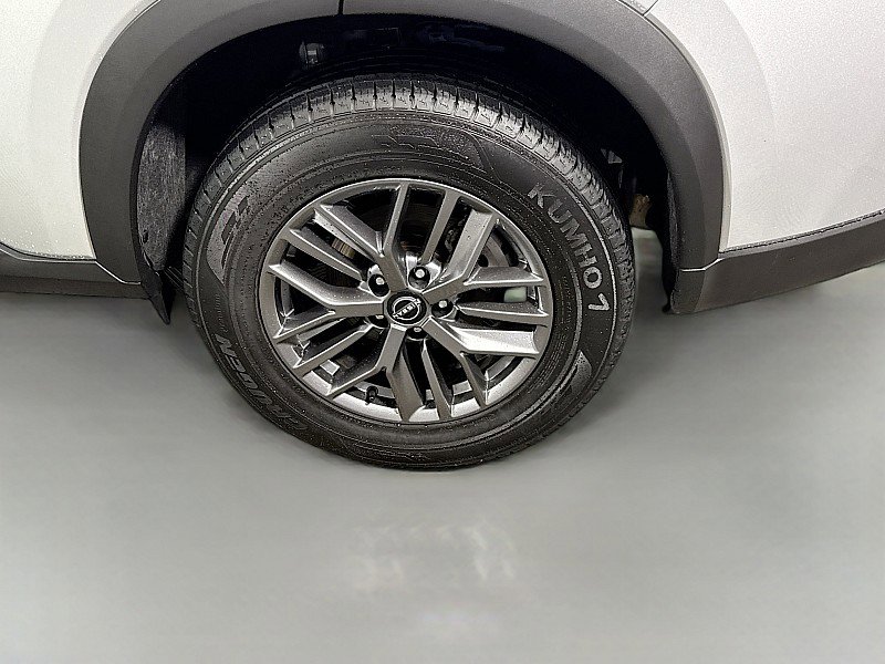 Used 2024 Nissan Rogue S image 28