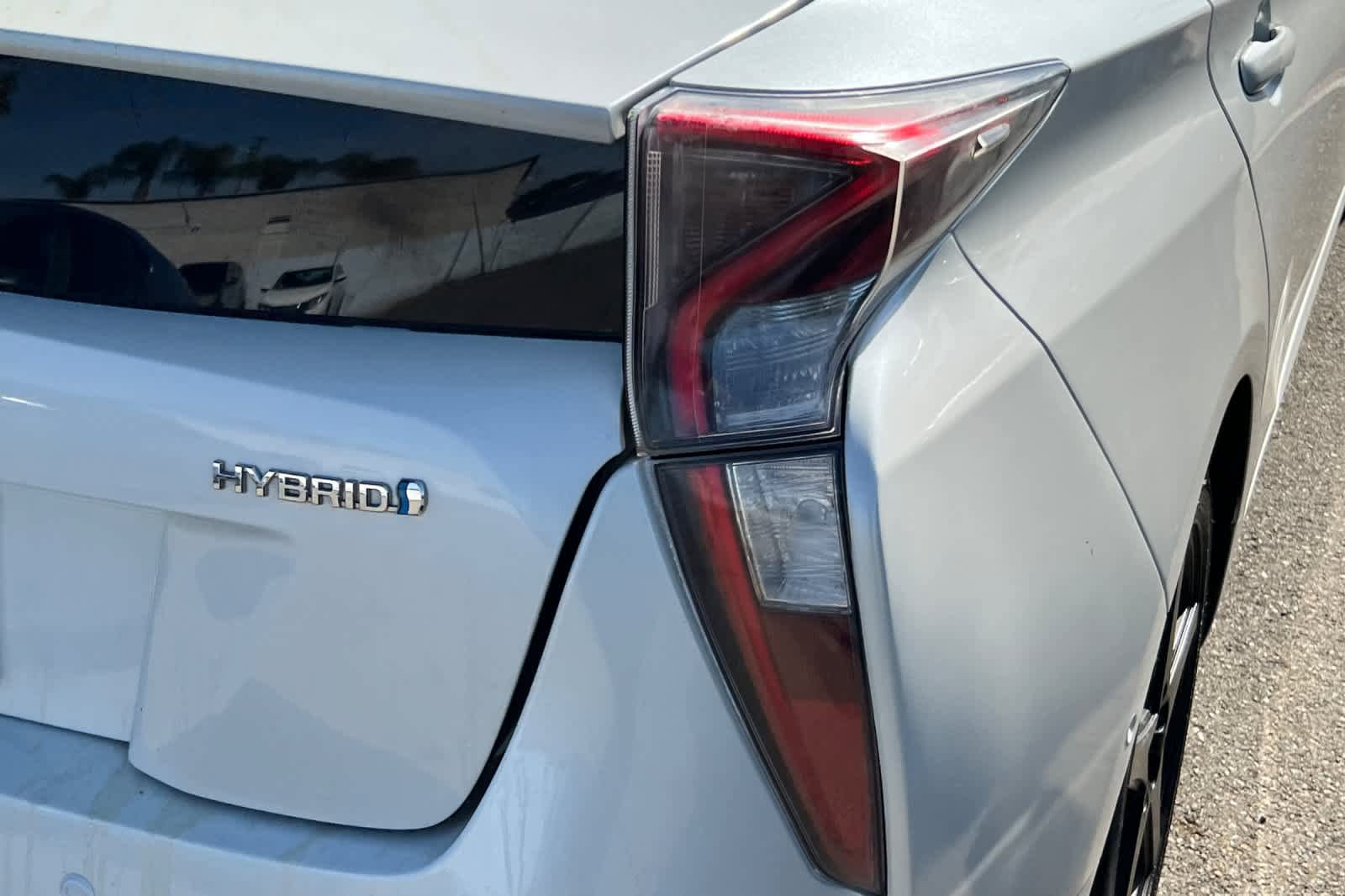 Used 2016 Toyota Prius Four Touring FWD image 18