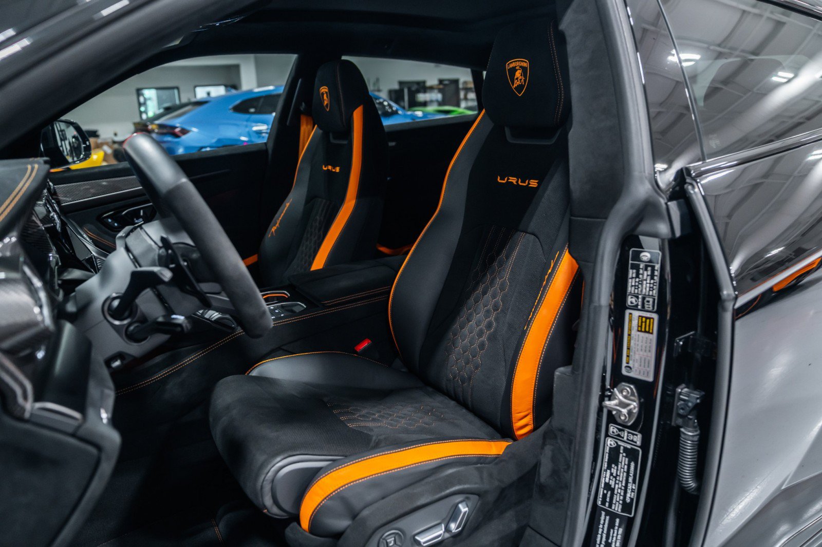 Used 2024 Lamborghini Urus Performante AWD/4WD image 10