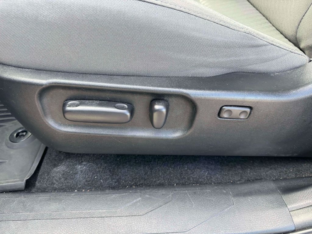 Used 2022 Toyota Tacoma SR5 AWD/4WD image 16