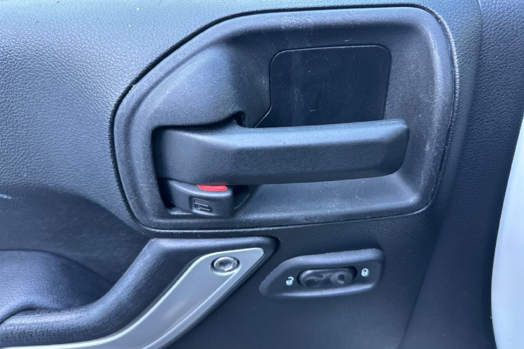 Used 2013 Jeep Wrangler Sahara w/ Connectivity Group AWD/4WD image 10