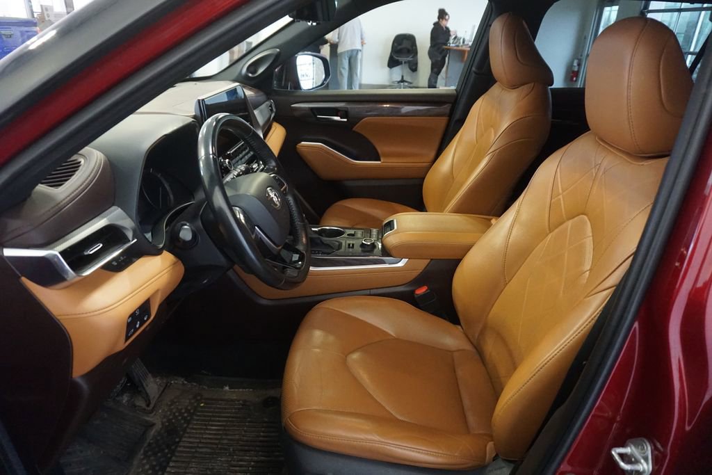 Used 2020 Toyota Highlander Platinum image 21