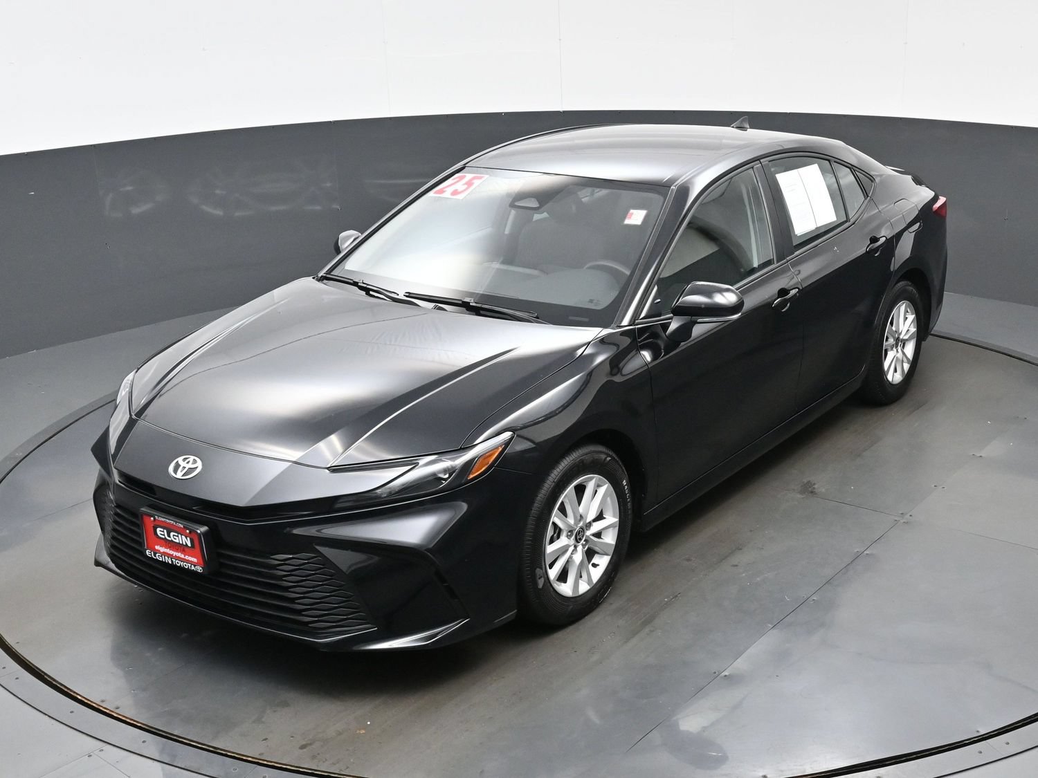 Used 2025 Toyota Camry LE FWD image 36