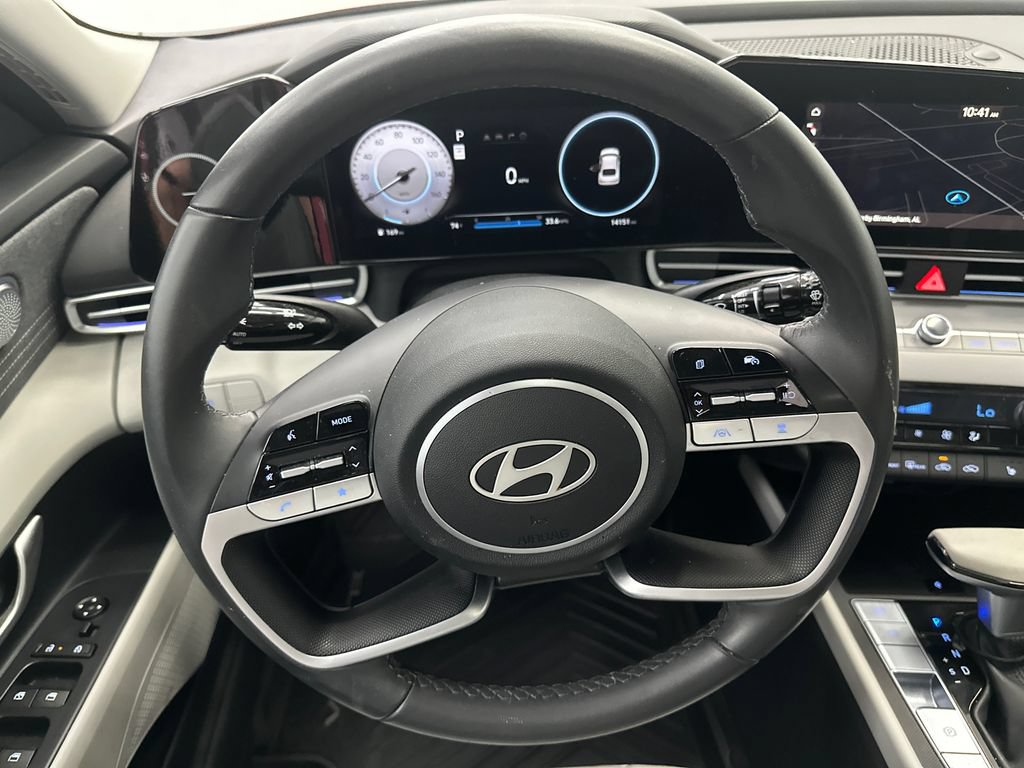 Used 2025 Hyundai Elantra Limited FWD image 24