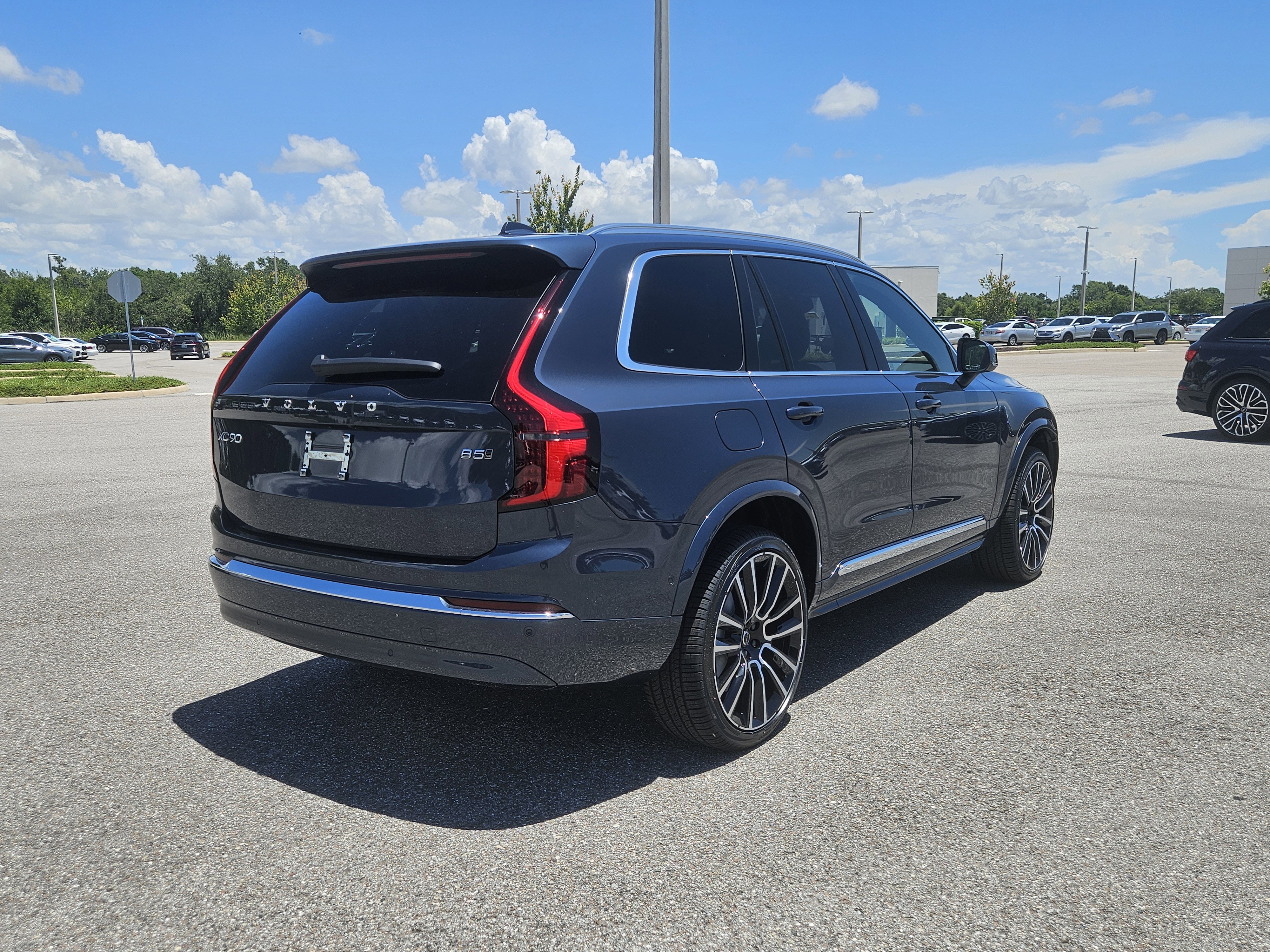 New 2026 Volvo XC90 B5 Plus image 7