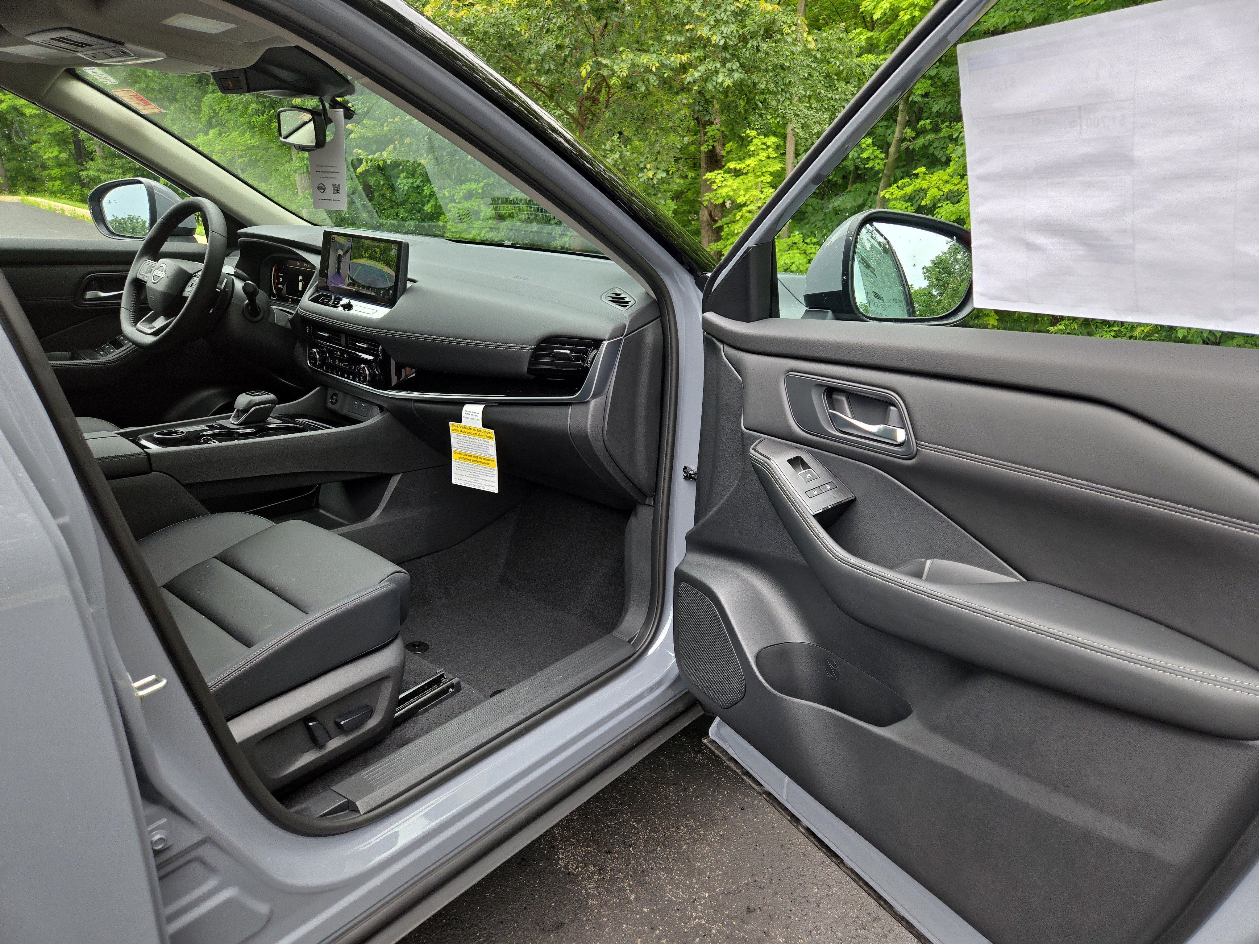 New 2025 Nissan Rogue SL w/ Tech Package image 13