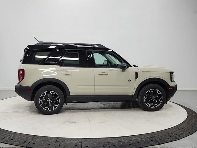 Used 2025 Ford Bronco Sport Outer Banks AWD/4WD image 8