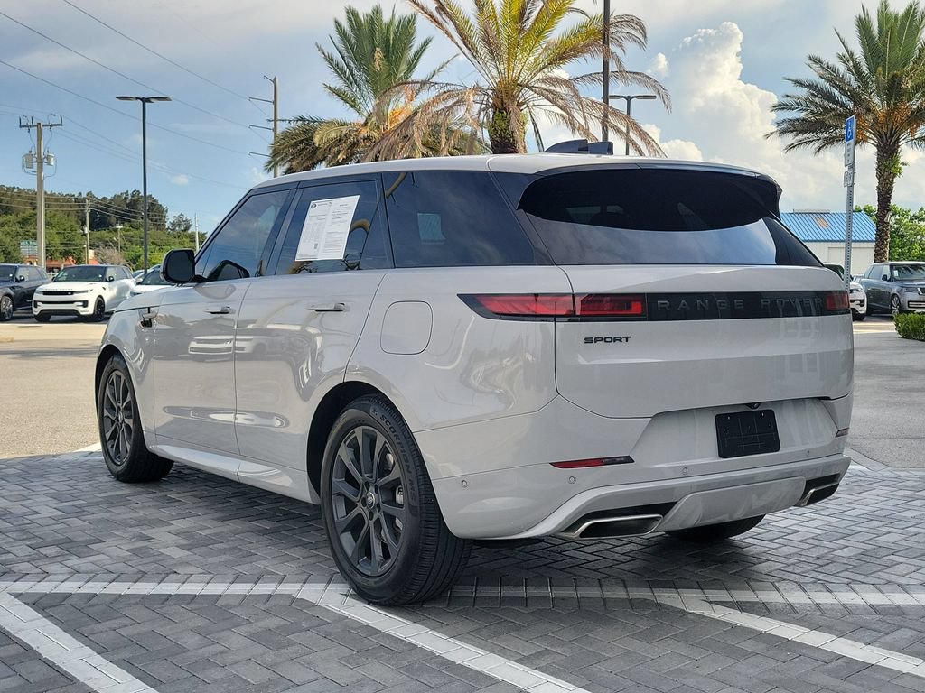 Used 2025 Land Rover Range Rover Sport Dynamic SE AWD/4WD image 3