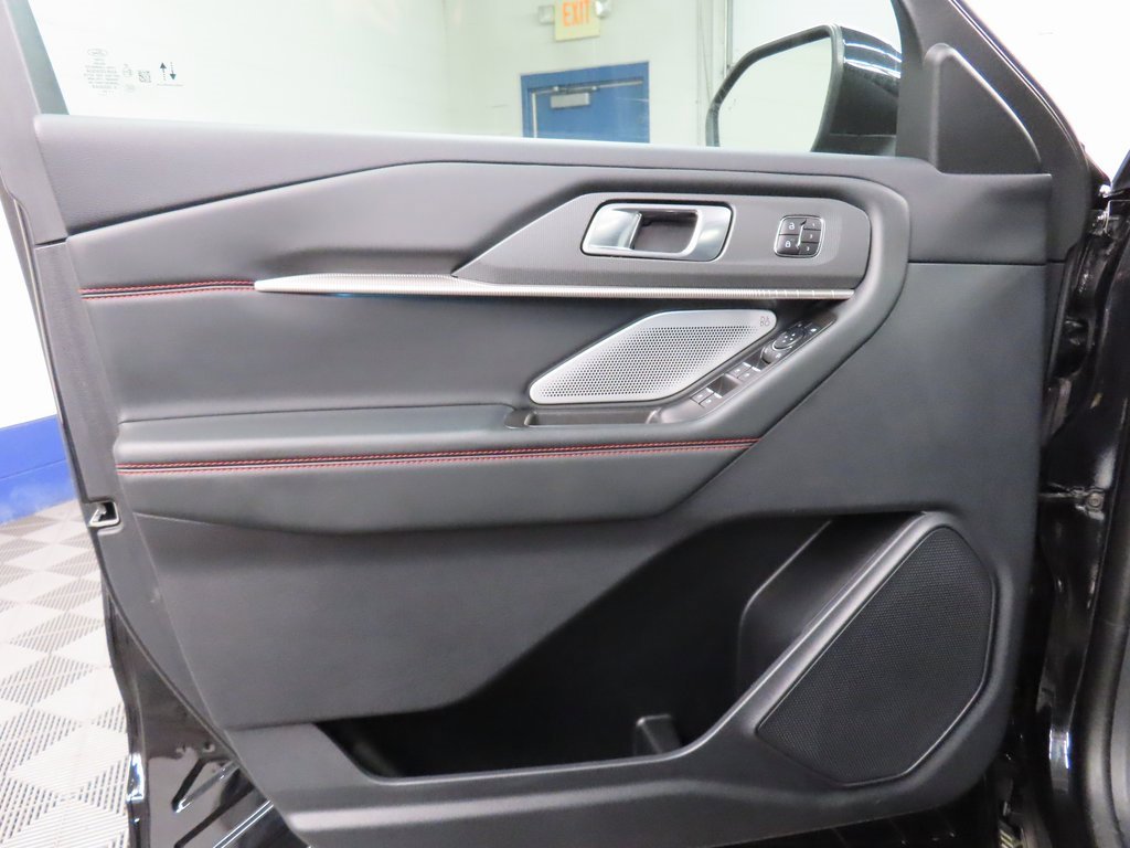 Used 2025 Ford Explorer ST image 55