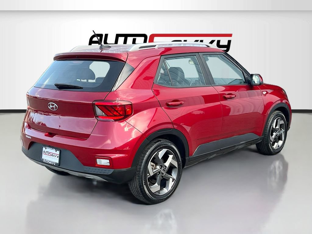 Used 2023 Hyundai Venue Limited w/ Cargo Package image 7