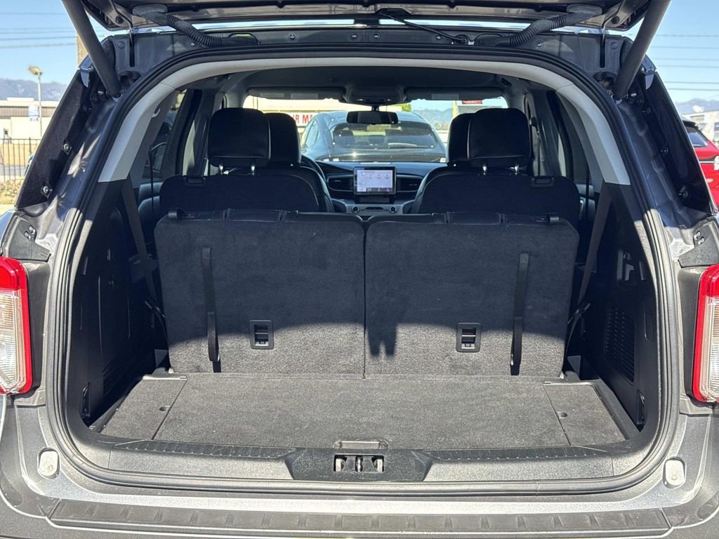 Used 2022 Ford Explorer XLT w/ Equipment Group 202A image 26