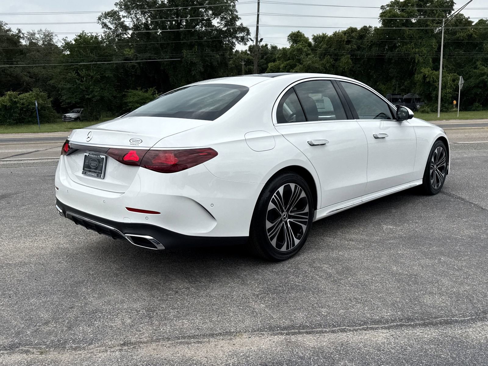 Used 2025 Mercedes-Benz E 350 Sedan image 5