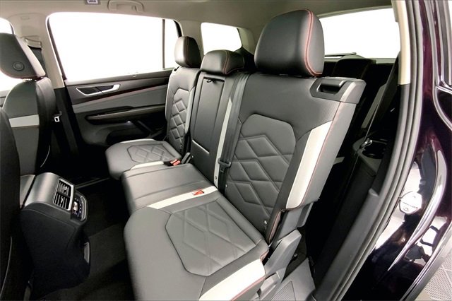 Used 2025 Volkswagen Atlas Peak Edition SE image 26