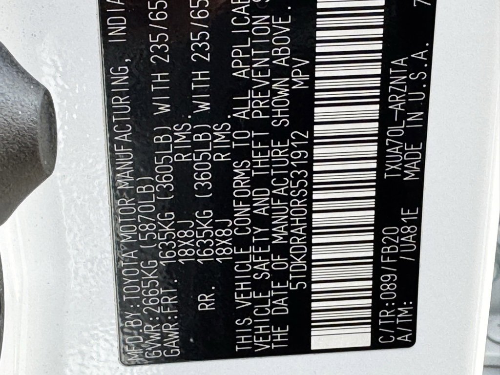 Used 2024 Toyota Highlander LE image 42