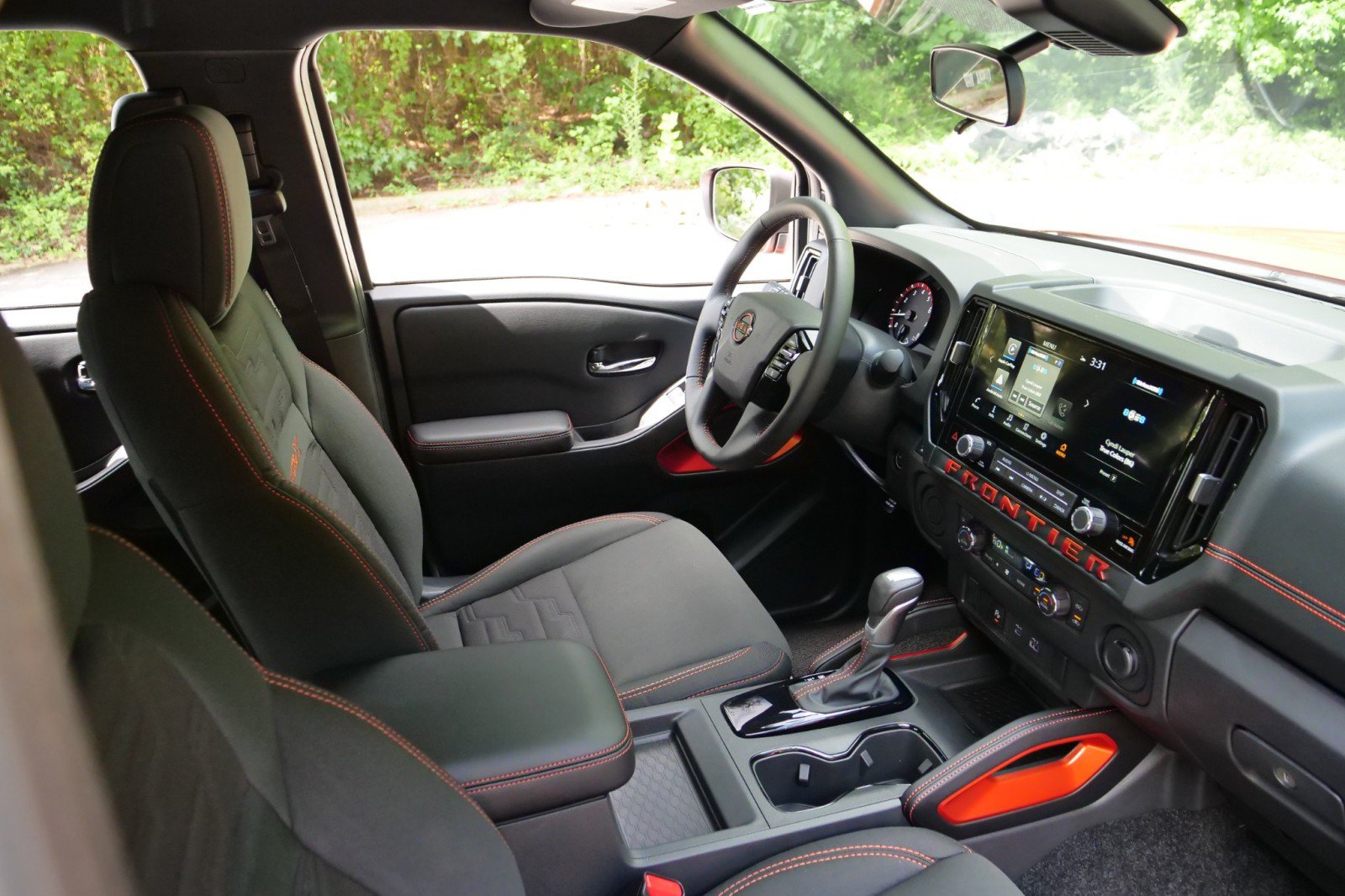 Used 2025 Nissan Frontier Pro-X RWD image 37