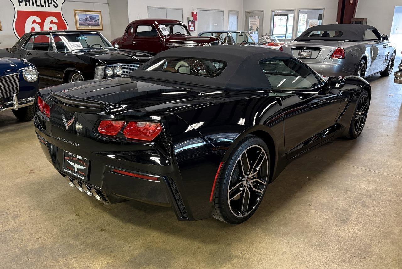 Used 2018 Chevrolet Corvette Stingray Convertible w/ 3LT Preferred Equipment Group image 39