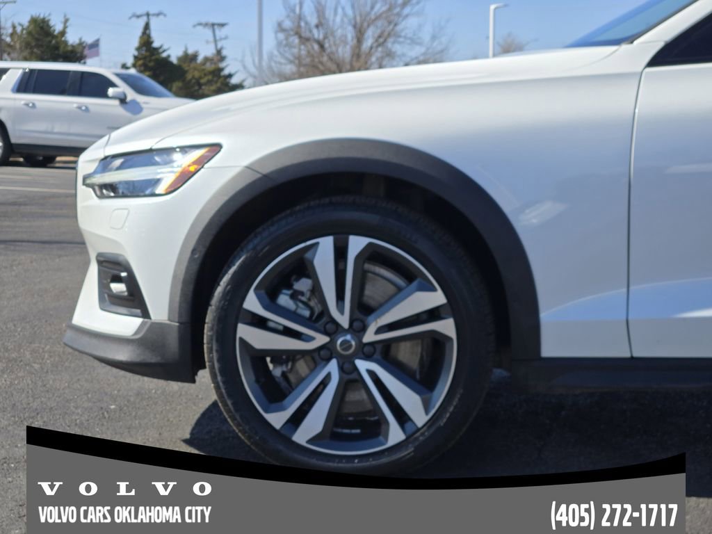 Certified 2024 Volvo V60 B5 Cross Country Plus w/ Protection Package Premier image 6