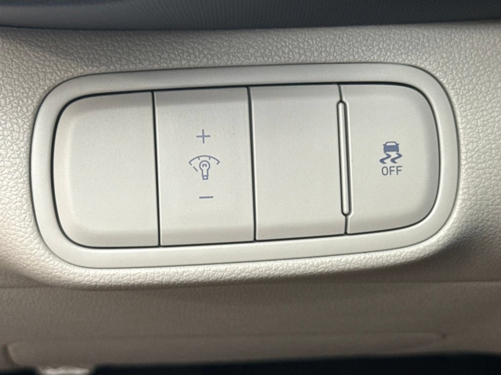 New 2026 Hyundai Venue SEL FWD image 23