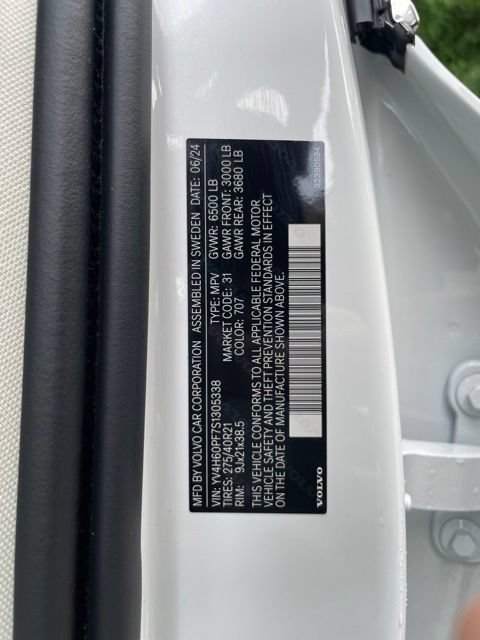Certified 2025 Volvo XC90 T8 Ultra w/ Protection Package Premier AWD/4WD image 29