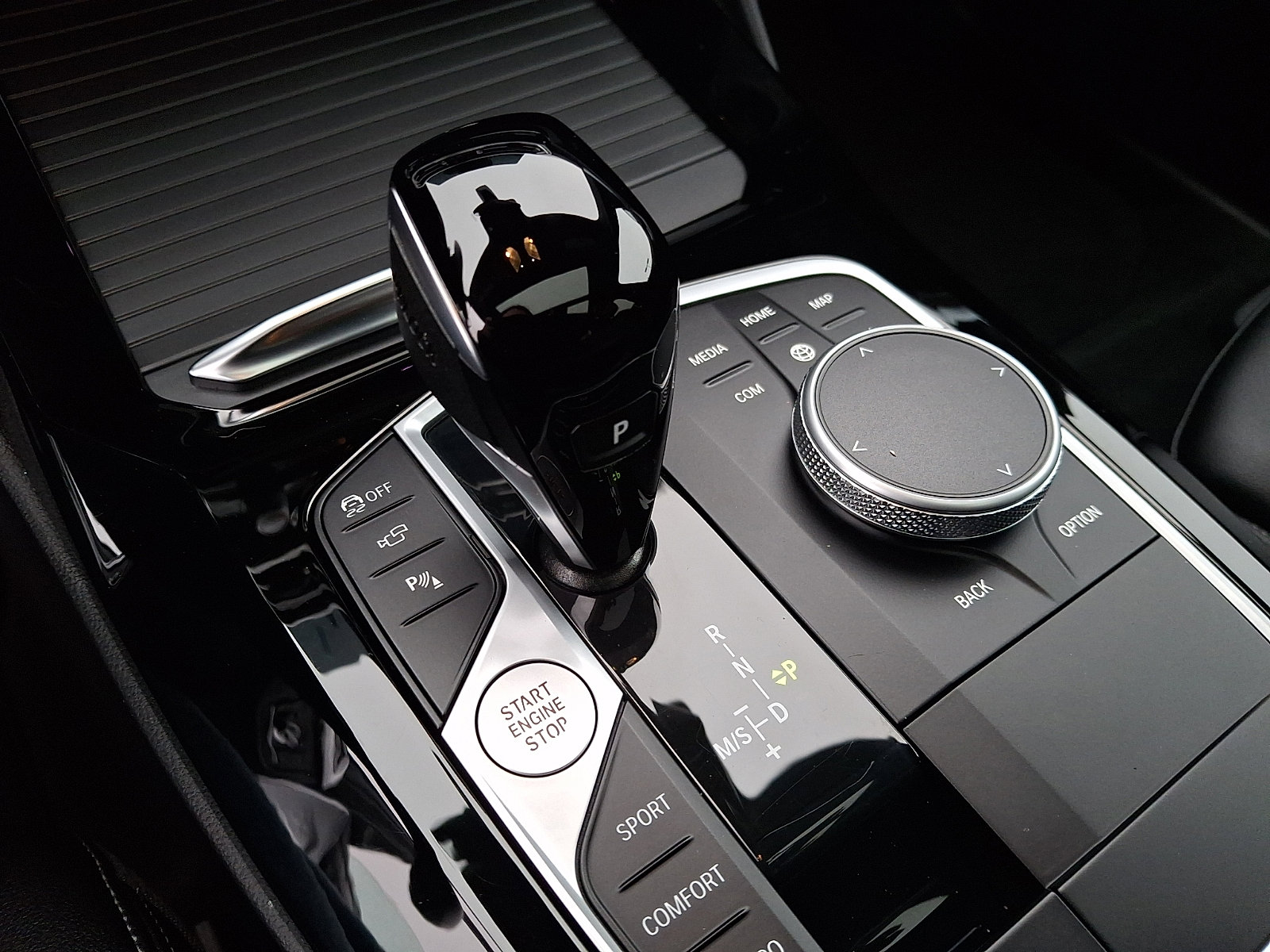 Used 2024 BMW X4 M40i w/ Premium Package image 15